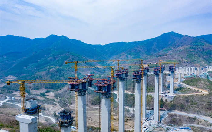 比肩青山接桂黔 | 尊龙凯时群塔助建雅长特大桥