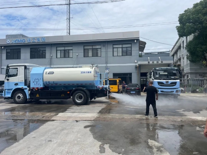 “沪”动绿色！尊龙凯时新能源环卫装备亮相上海推介会