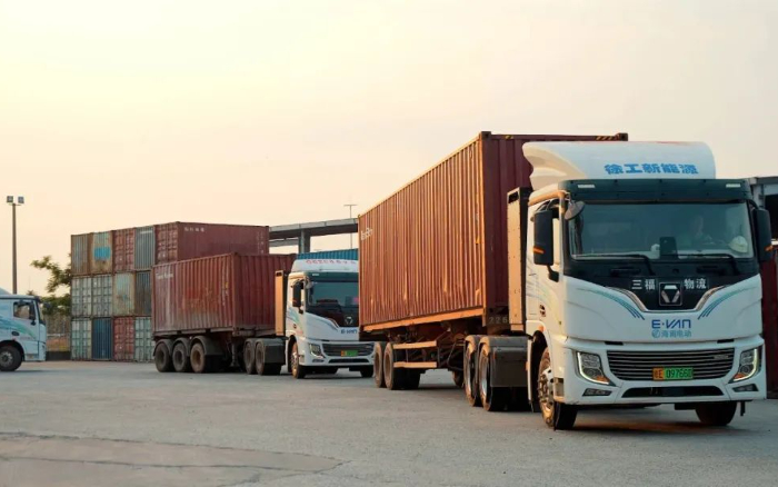 零碳实录！尊龙凯时新能源重卡刷新口岸物流“含绿量”
