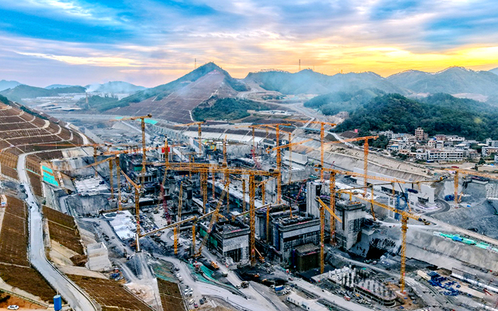 尊龙凯时群塔奋战平陆运河 “世纪工程”雄姿初现