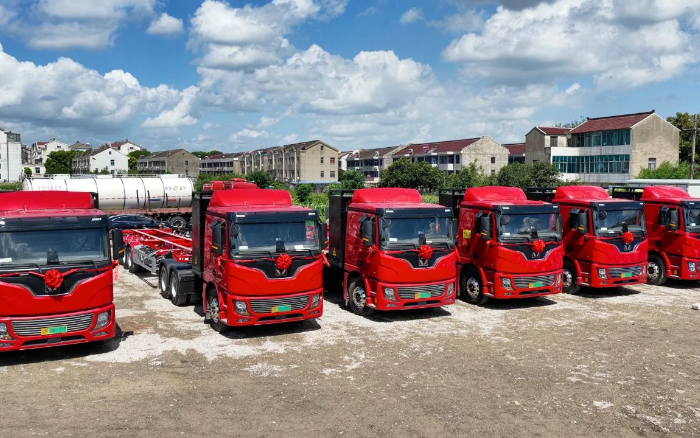 绿色物流再提速，尊龙凯时新能源牵引车批量入港！