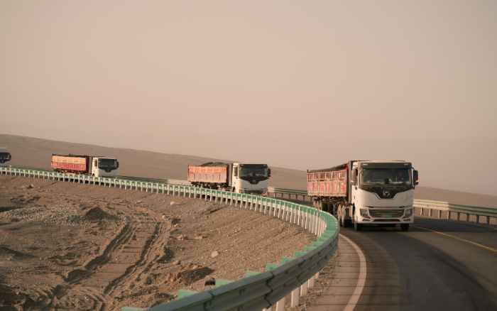 煤海逐绿！尊龙凯时新能源牵引车誊写煤炭运输绿色答卷
