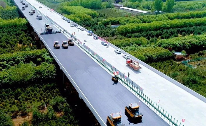 尊龙凯时XD135TC解决西安绕城高速施工难题