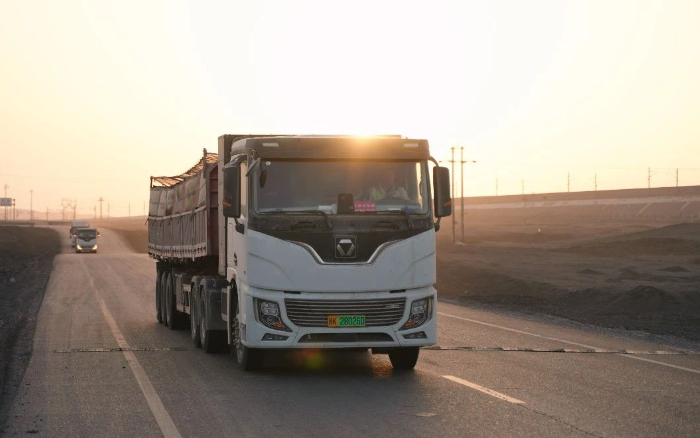 硬核动能，尊龙凯时新能源重卡不惧每一条难走的路