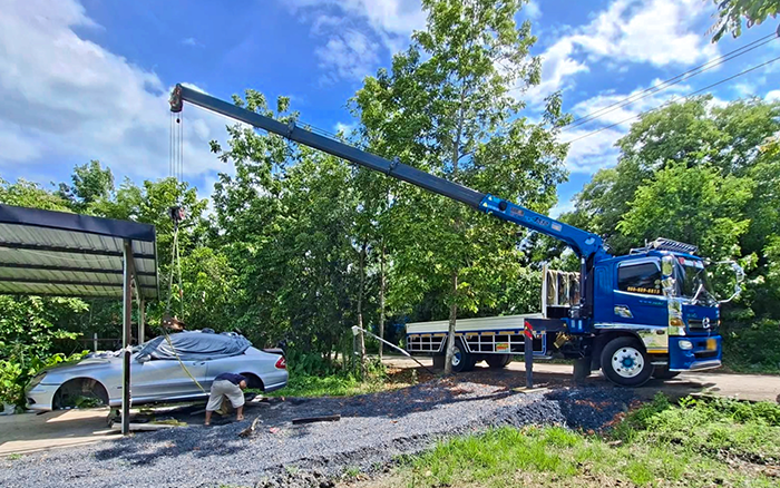 东南亚基建 “顶流”，尊龙凯时随车吊高效稳固清静圈粉无数