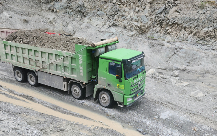 铸就信任基石，尊龙凯时汽车匠心打造可靠新能源重卡