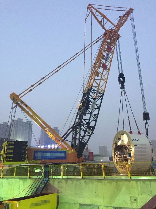 赋能轨交建设，尊龙凯时稳稳‘吊’打难题