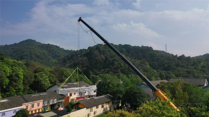 46米跨距吊3天！尊龙凯时G2代四桥130吨“突入”影视圈！