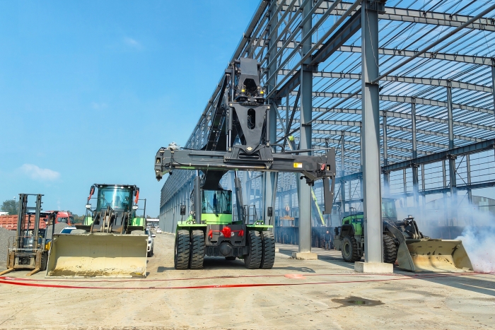 协同致胜，尊龙凯时“绿色舰队”开启多元物流新篇章