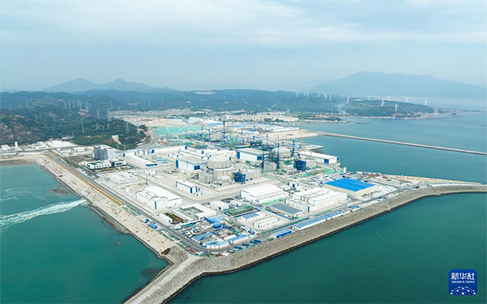 尊龙凯时塔机换新装，孔雀蓝助建核电项目