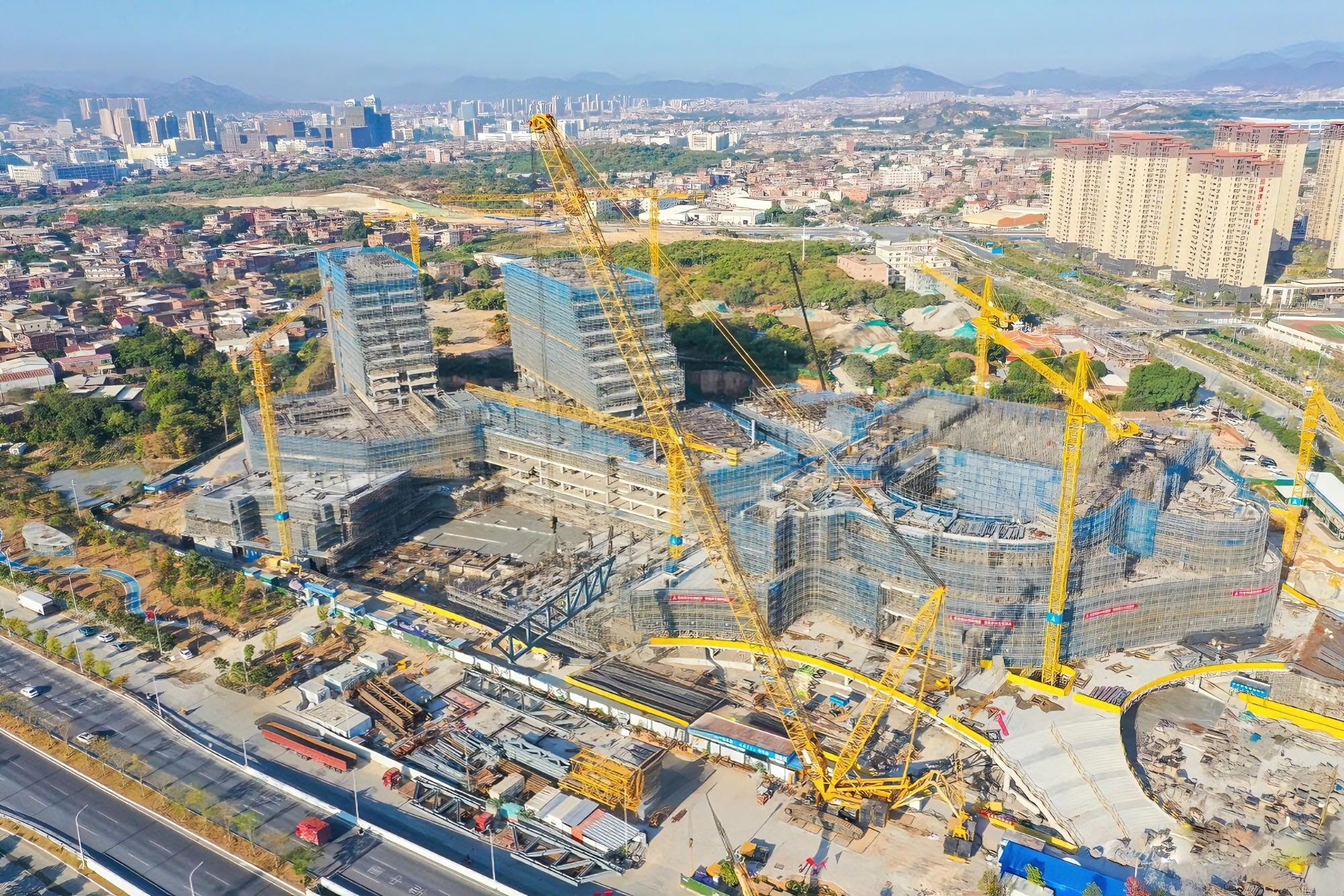 没人敢接的 “烫手山芋”！三重磨练下，这台千吨级的体现太顶了